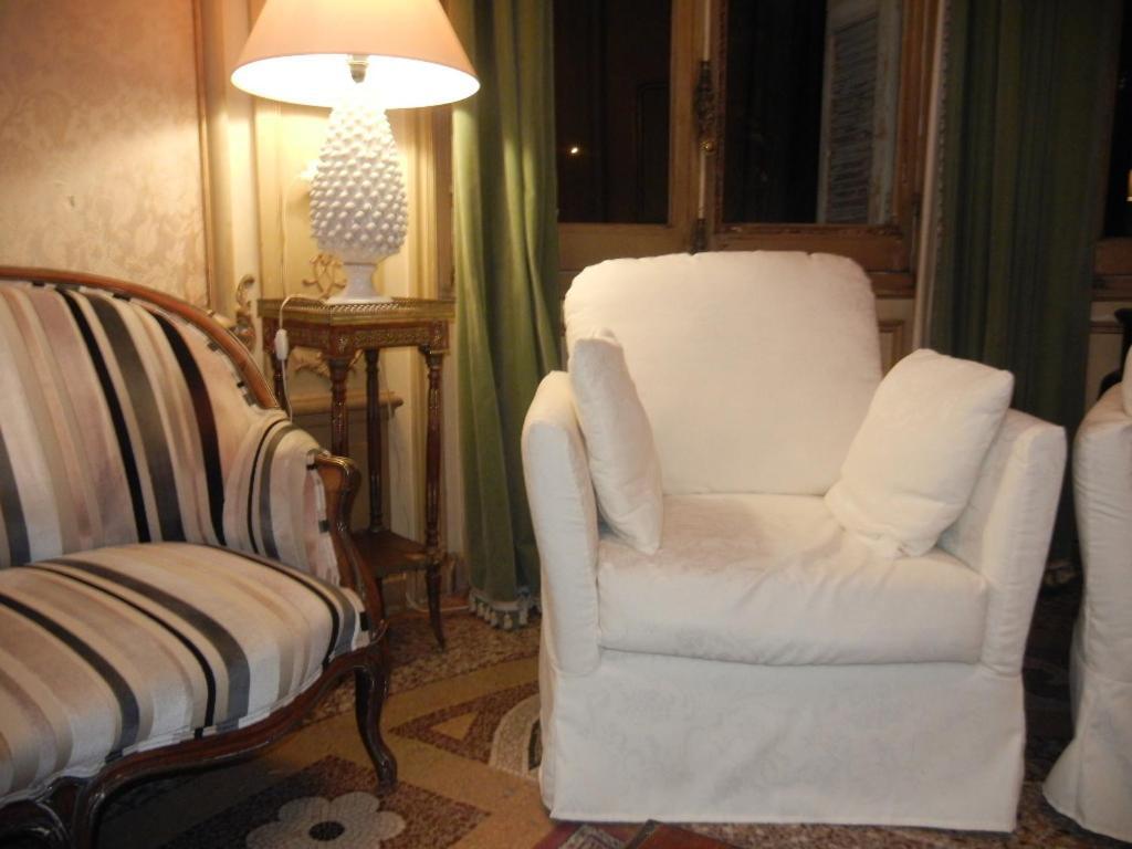 Hotel Aiglon Menton Buitenkant foto
