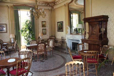 Hotel Aiglon Menton Buitenkant foto